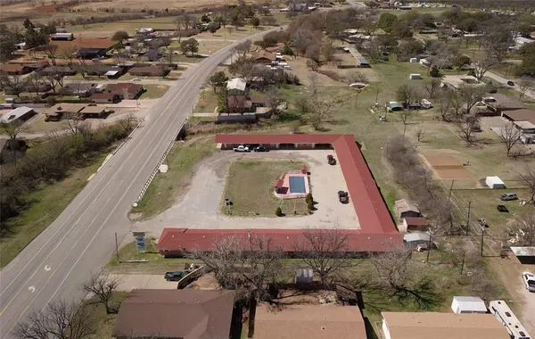 $675,000 | 904 West California Street, Seymour, TX 76380