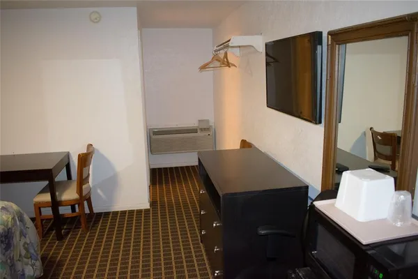 $675,000 | 904 West California Street, Seymour, TX 76380