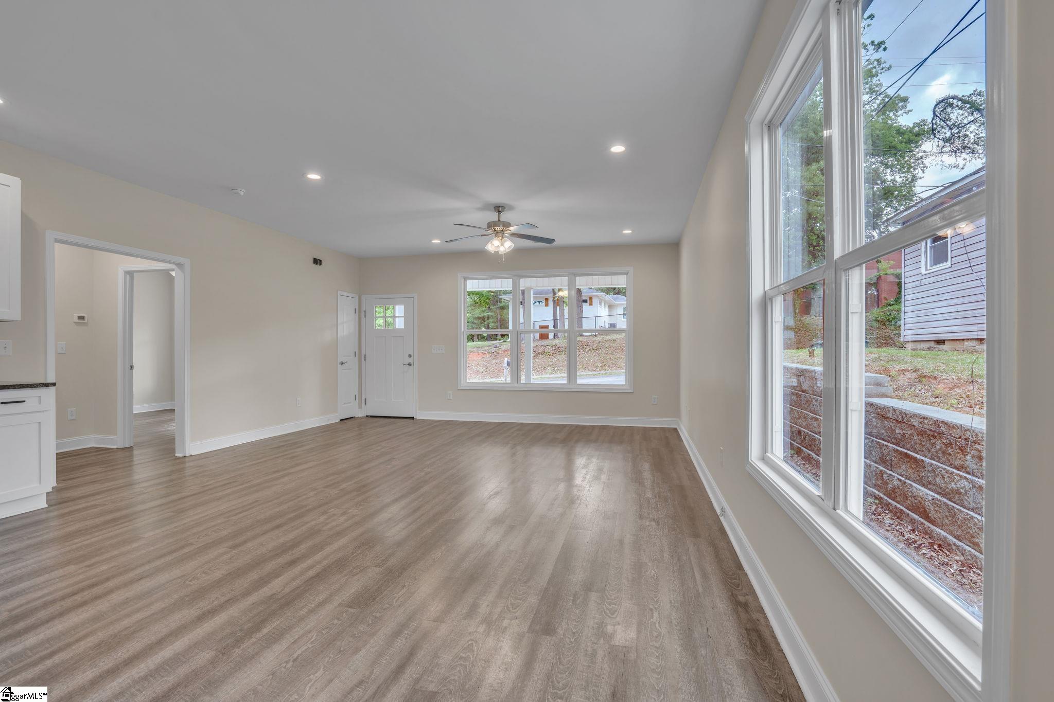 308 South Lewis Street Pickens, SC 29671 - Photo 7 of 30