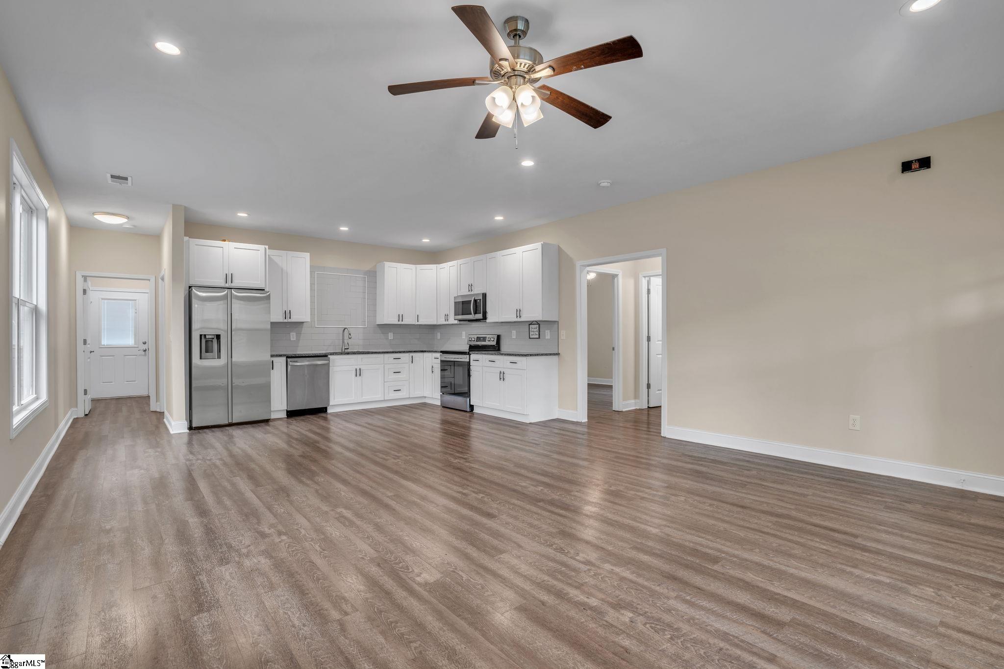 308 South Lewis Street Pickens, SC 29671 - Photo 8 of 30