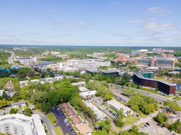 a picture of city view