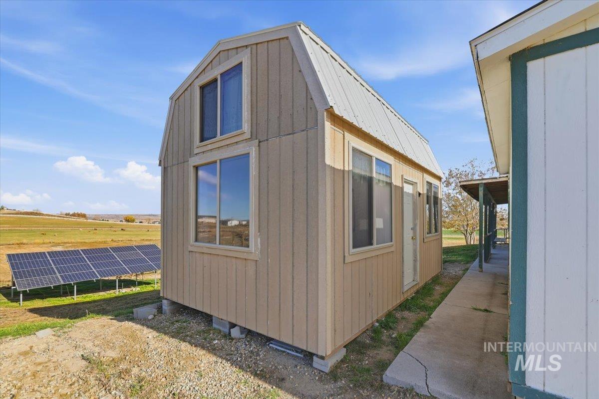 4207 West Pershall Road Marsing, ID 83639 - Photo 40 of 42 View of outdoor structure featuring solar panels