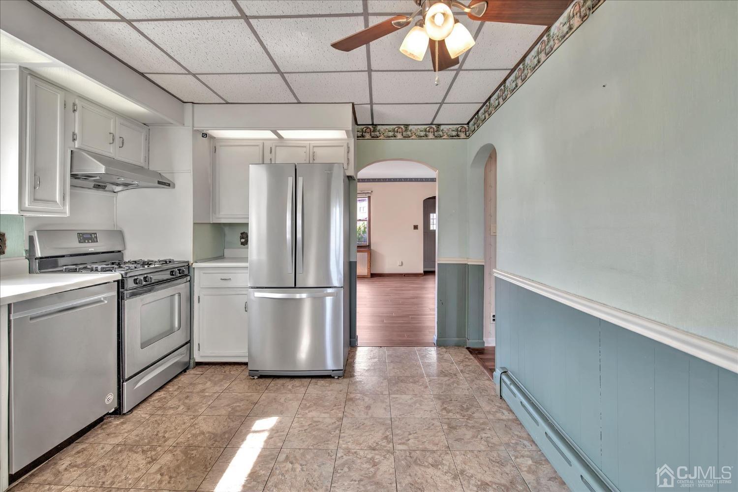 311 Rhode Hall Road Jamesburg, NJ 08831 - Photo 4 of 25 Gallery Image 4