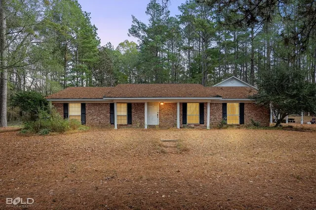 $324,900 | 447 Burrow Lane, Cotton Valley, LA 71018