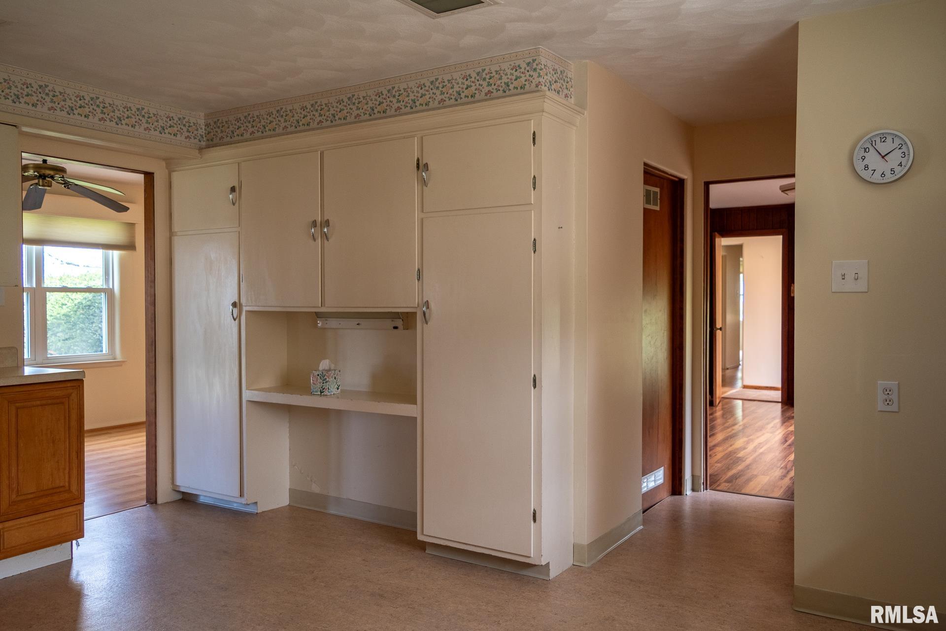 1424 Westview Drive Macomb, IL 61455 - Photo 11 of 26