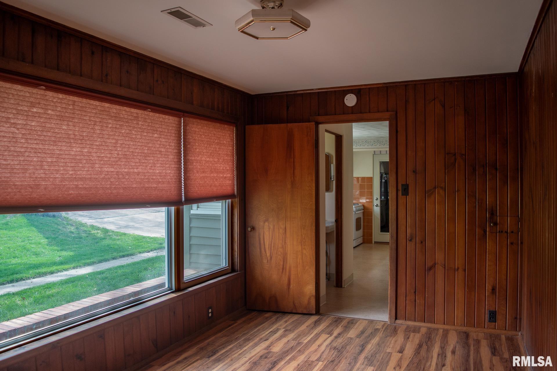 1424 Westview Drive Macomb, IL 61455 - Photo 13 of 26