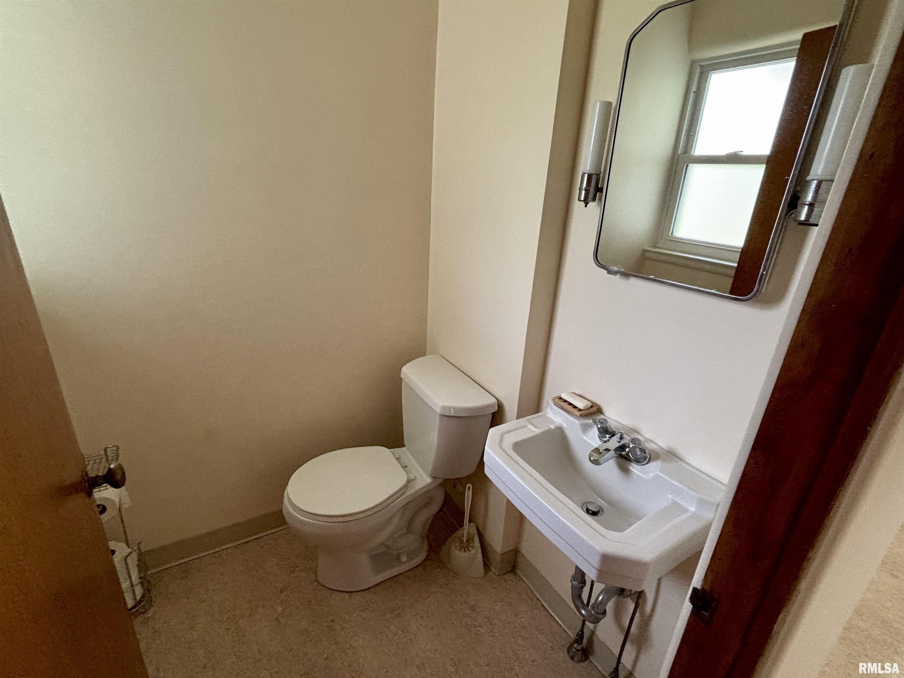 1424 Westview Drive Macomb, IL 61455 - Photo 14 of 26