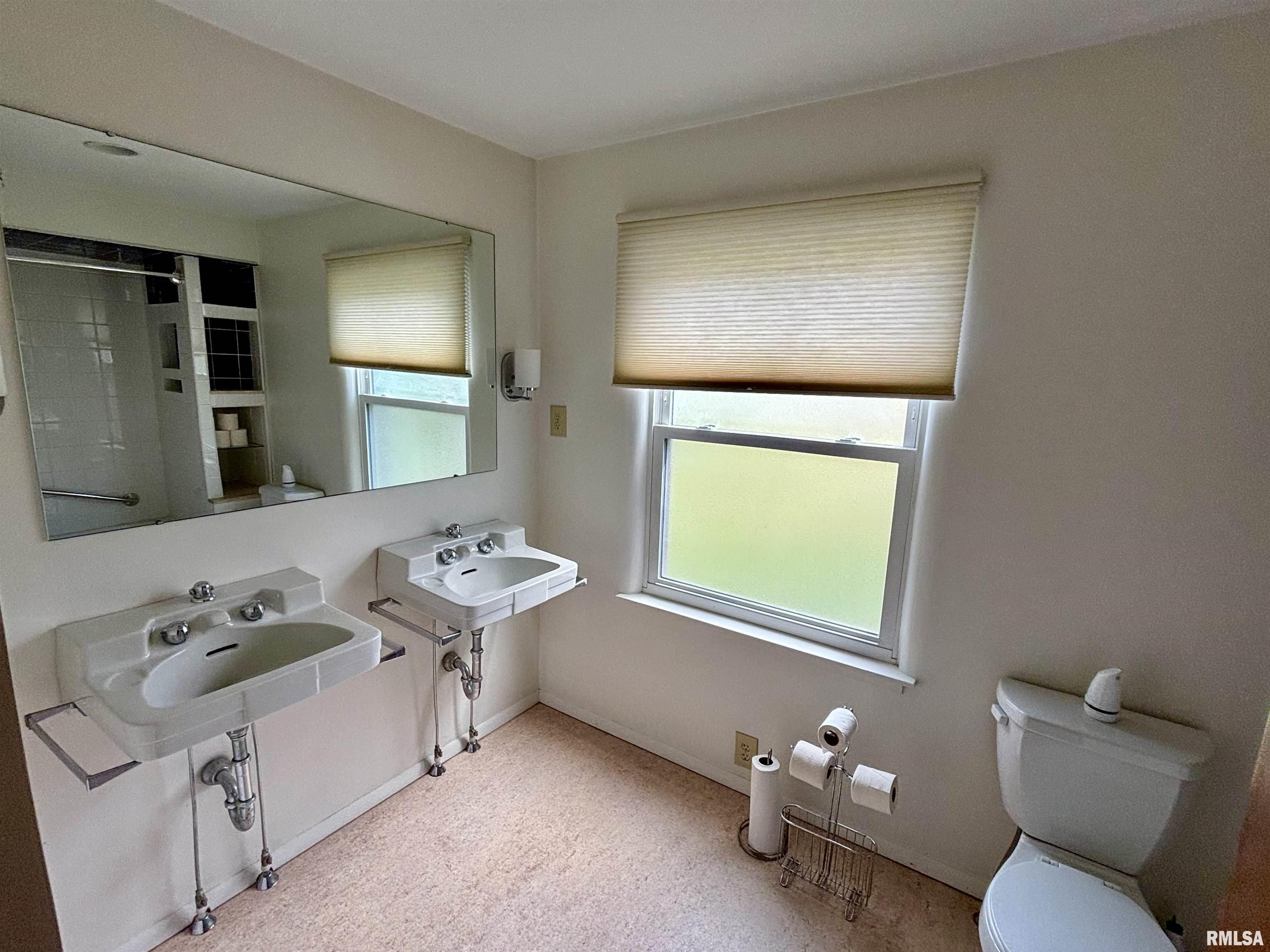 1424 Westview Drive Macomb, IL 61455 - Photo 16 of 26