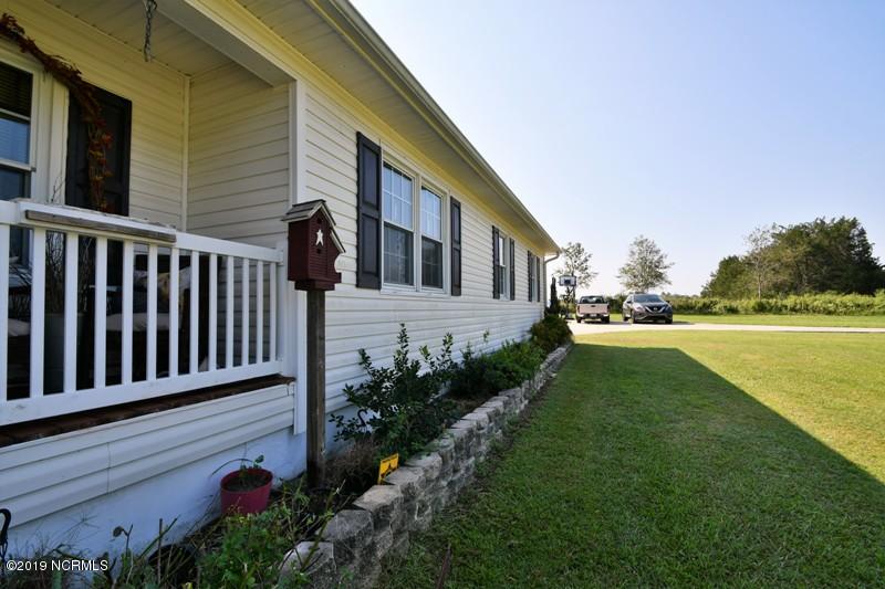 388 Comfort Road Richlands, NC 28574 - Photo 12 of 106 388 COMFORT RD (15)