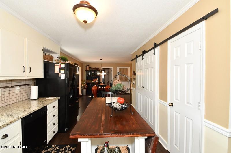 388 Comfort Road Richlands, NC 28574 - Photo 24 of 106 388 COMFORT RD (27)