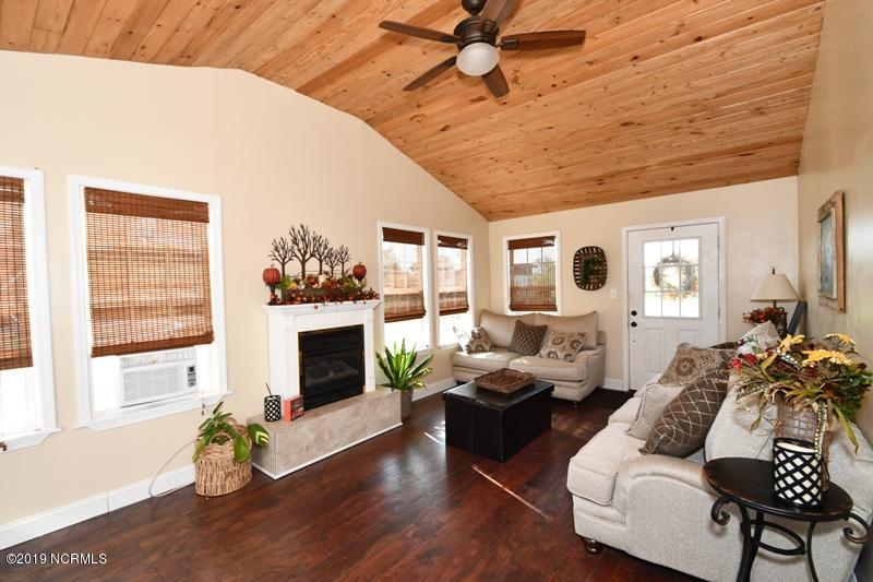 388 Comfort Road Richlands, NC 28574 - Photo 71 of 106 388 COMFORT RD (74)