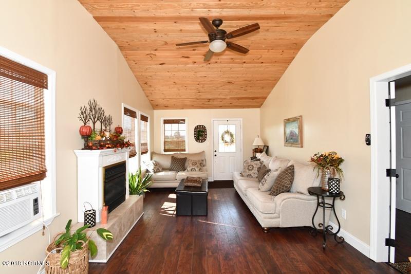 388 Comfort Road Richlands, NC 28574 - Photo 72 of 106 388 COMFORT RD (75)