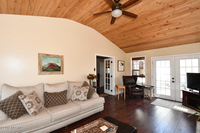 388 Comfort Road Richlands, NC 28574 - Photo 74 of 106 388 COMFORT RD (77)