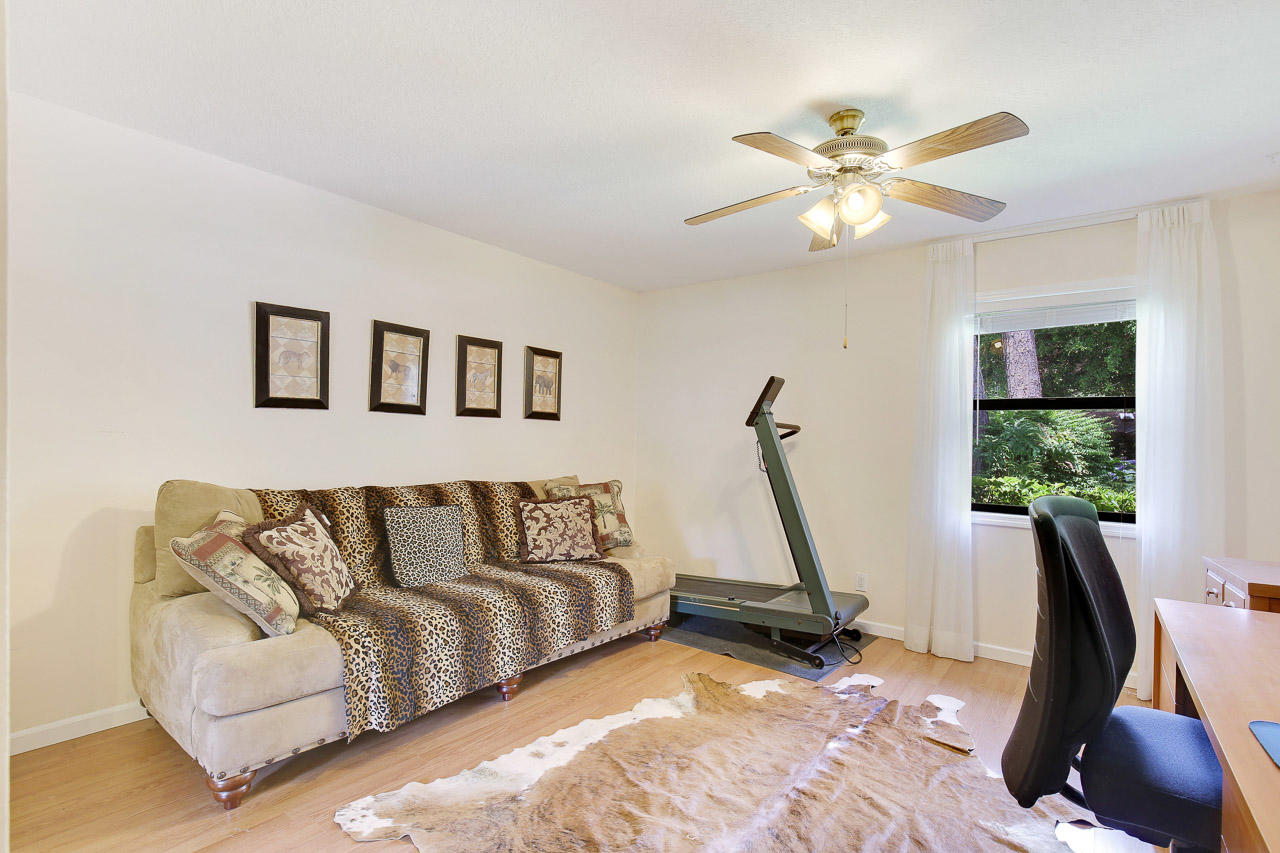 709 Weldwood Road Jupiter, FL 33458 - Photo 16 of 20 709 Weldwood Rd Jupiter FL-print-016-6-B