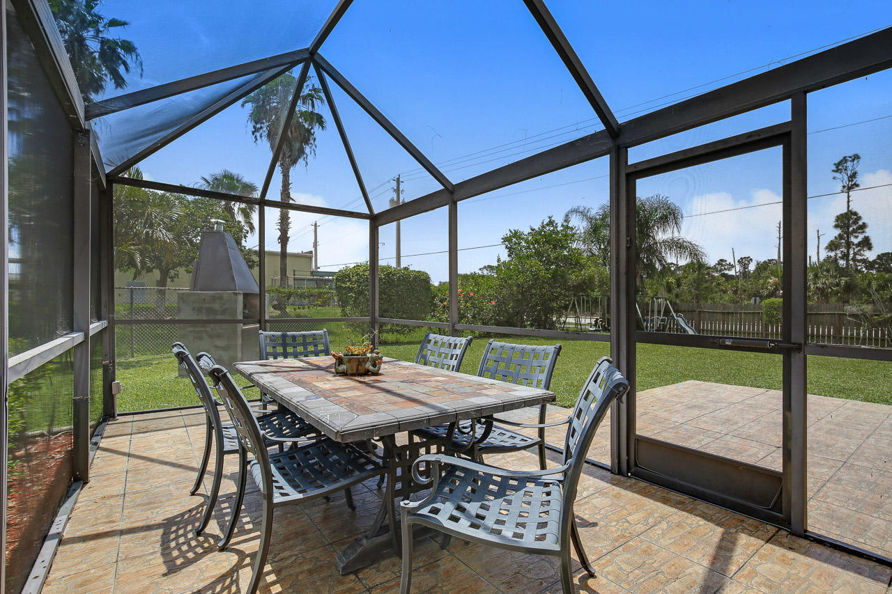 709 Weldwood Road Jupiter, FL 33458 - Photo 18 of 20 709 Weldwood Rd Jupiter FL-print-018-3-P