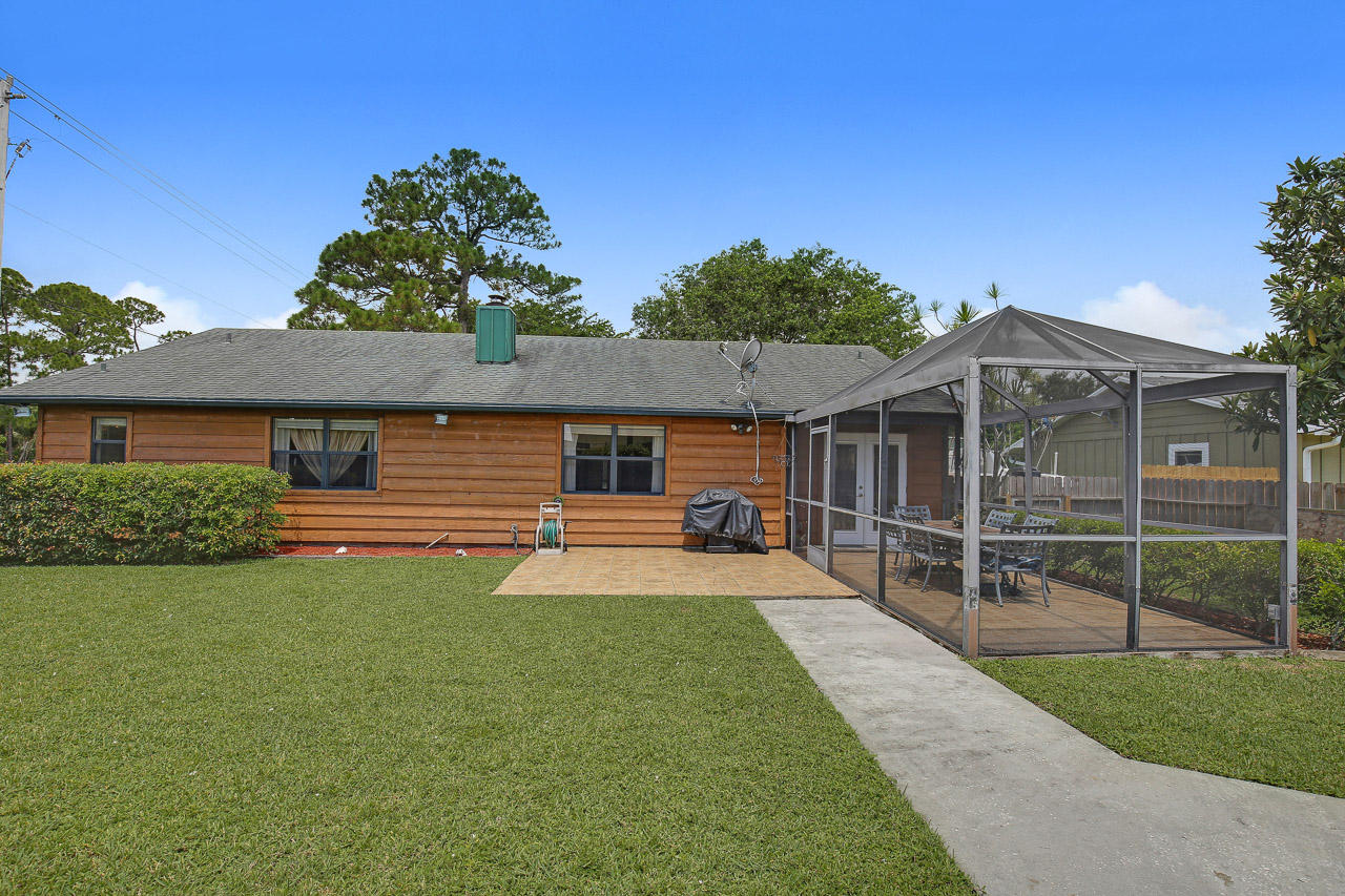 709 Weldwood Road Jupiter, FL 33458 - Photo 19 of 20 709 Weldwood Rd Jupiter FL-print-019-10-