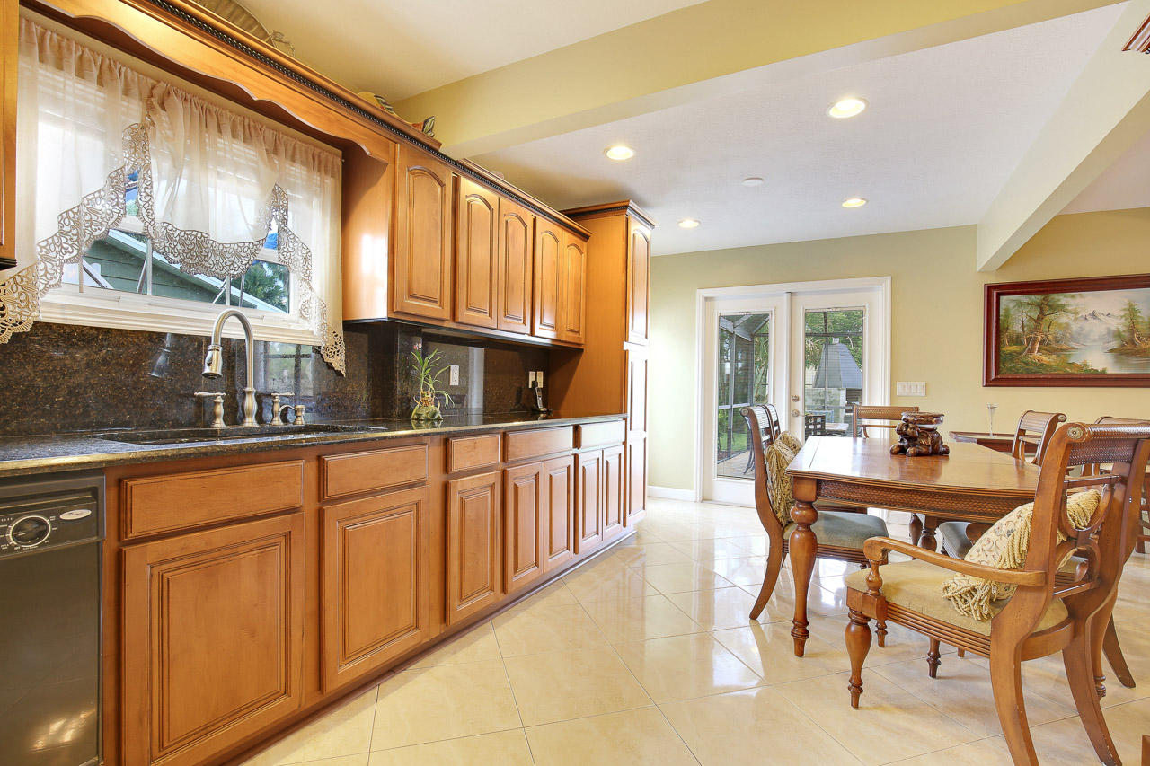 709 Weldwood Road Jupiter, FL 33458 - Photo 7 of 20 709 Weldwood Rd Jupiter FL-print-007-5-K