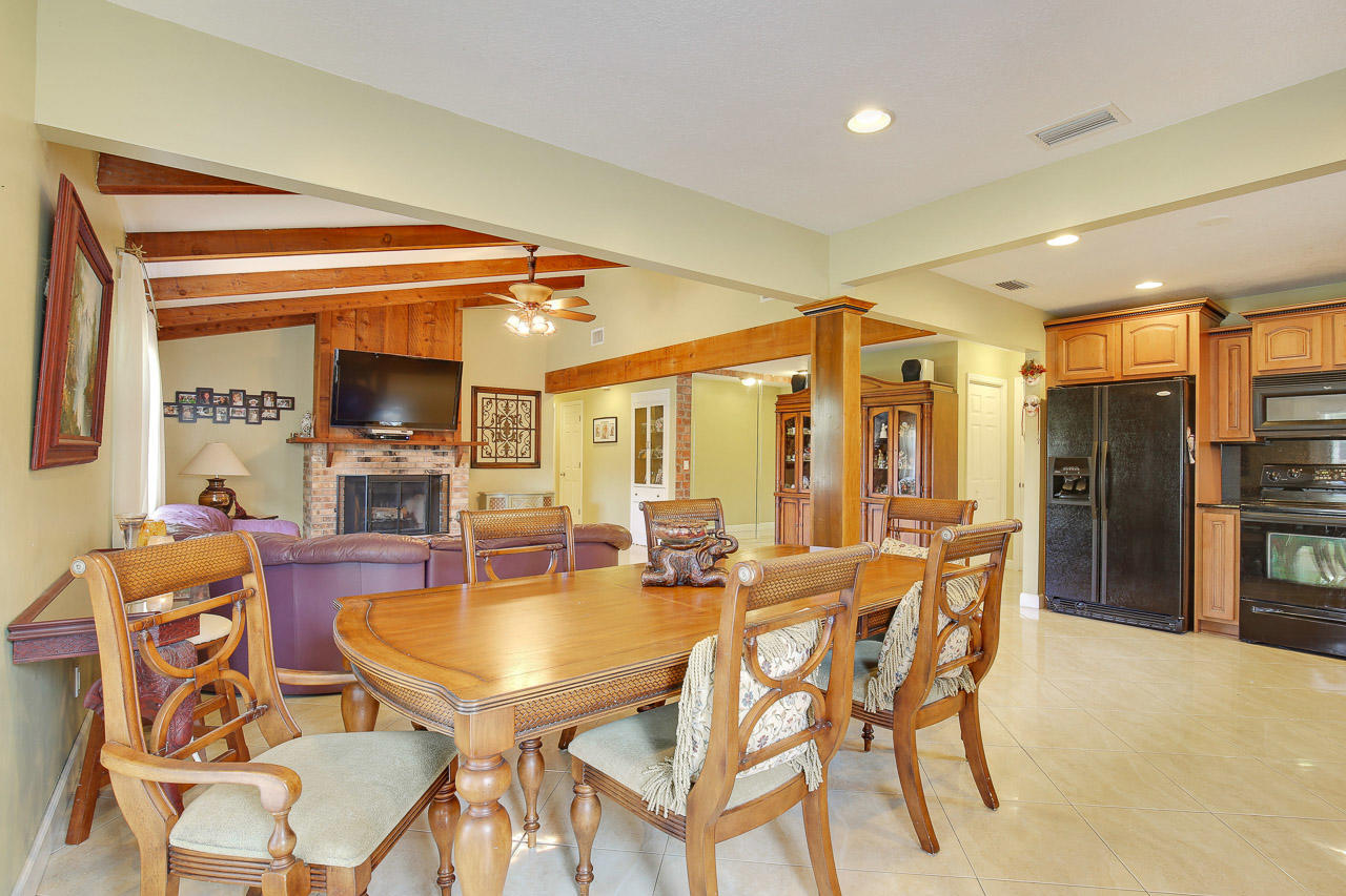 709 Weldwood Road Jupiter, FL 33458 - Photo 8 of 20 709 Weldwood Rd Jupiter FL-print-008-15-