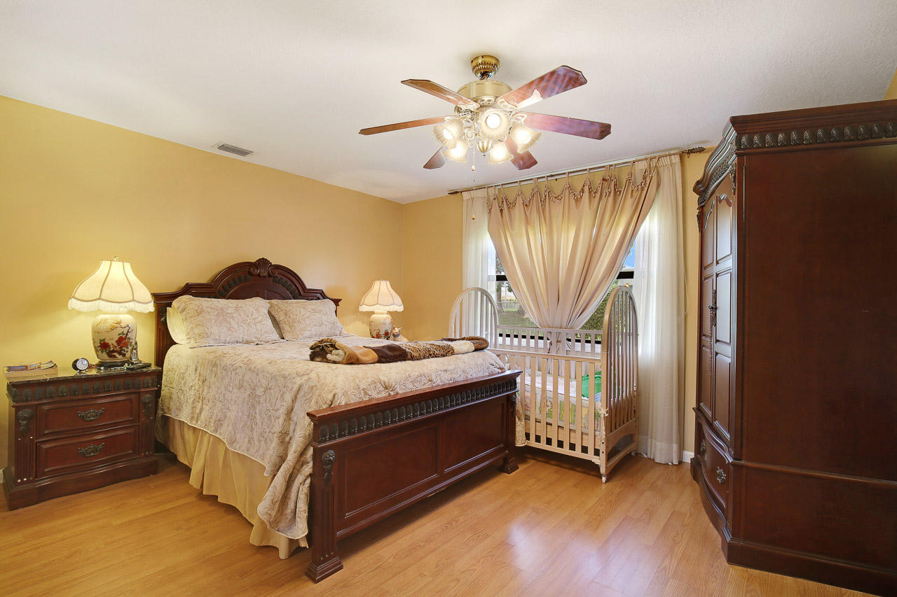 709 Weldwood Road Jupiter, FL 33458 - Photo 10 of 20 709 Weldwood Rd Jupiter FL-print-010-13-