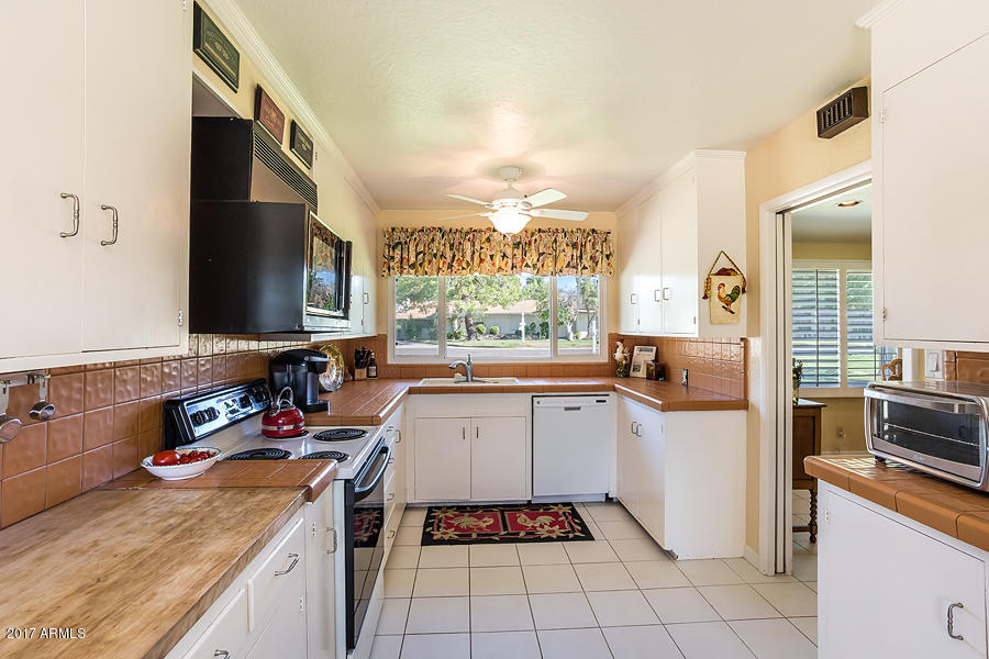 221 West Lawrence Road Phoenix, AZ 85013 - Photo 7 of 25 221 Lawrence Pic- Kitchen 2