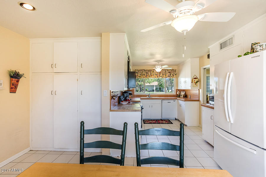 221 West Lawrence Road Phoenix, AZ 85013 - Photo 9 of 25 221 Lawrence Pic- Breakfast Area 2
