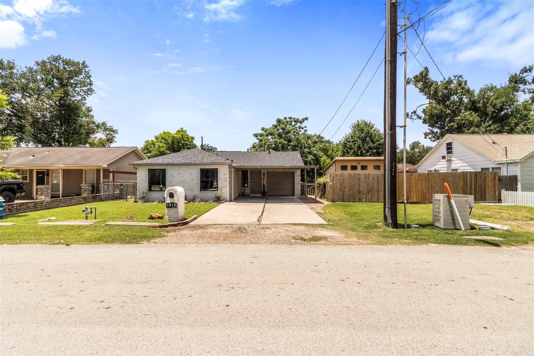 1913 Thonig Road Houston, TX 77055 - Photo 28 of 41 Gallery Image 28