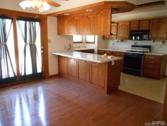 8752 Gall Road Edwardsville, IL 62025 - Photo 9 of 21 Gallery Image 9