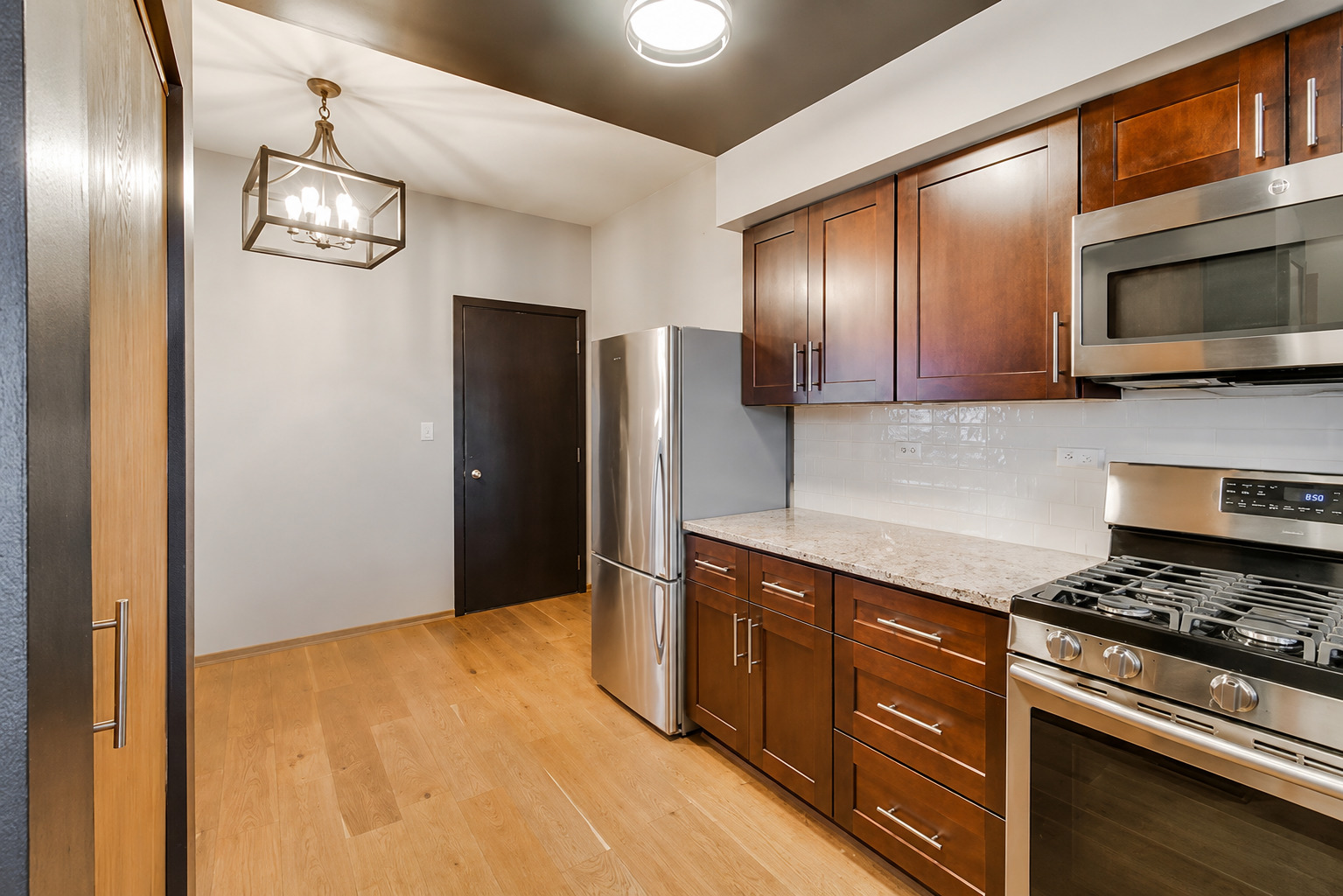 1052 Ripple Ridge Darien, IL 60561 - Photo 3 of 9