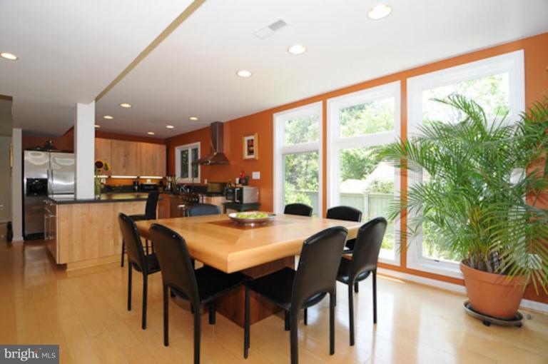 2703 Wild Holly Road Annapolis, MD 21403 - Photo 7 of 29 Dining Room