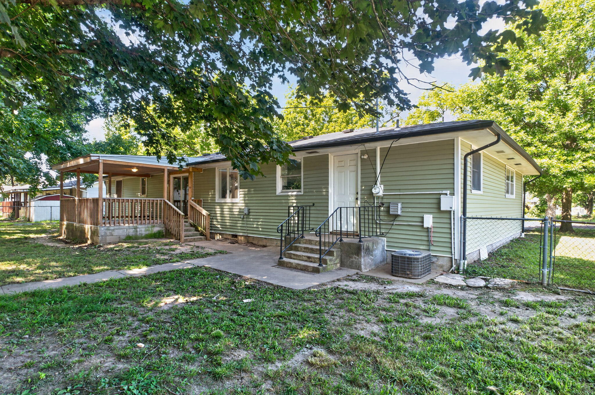 515 Grand Street Monett, MO 65708 - Photo 32 of 39 34