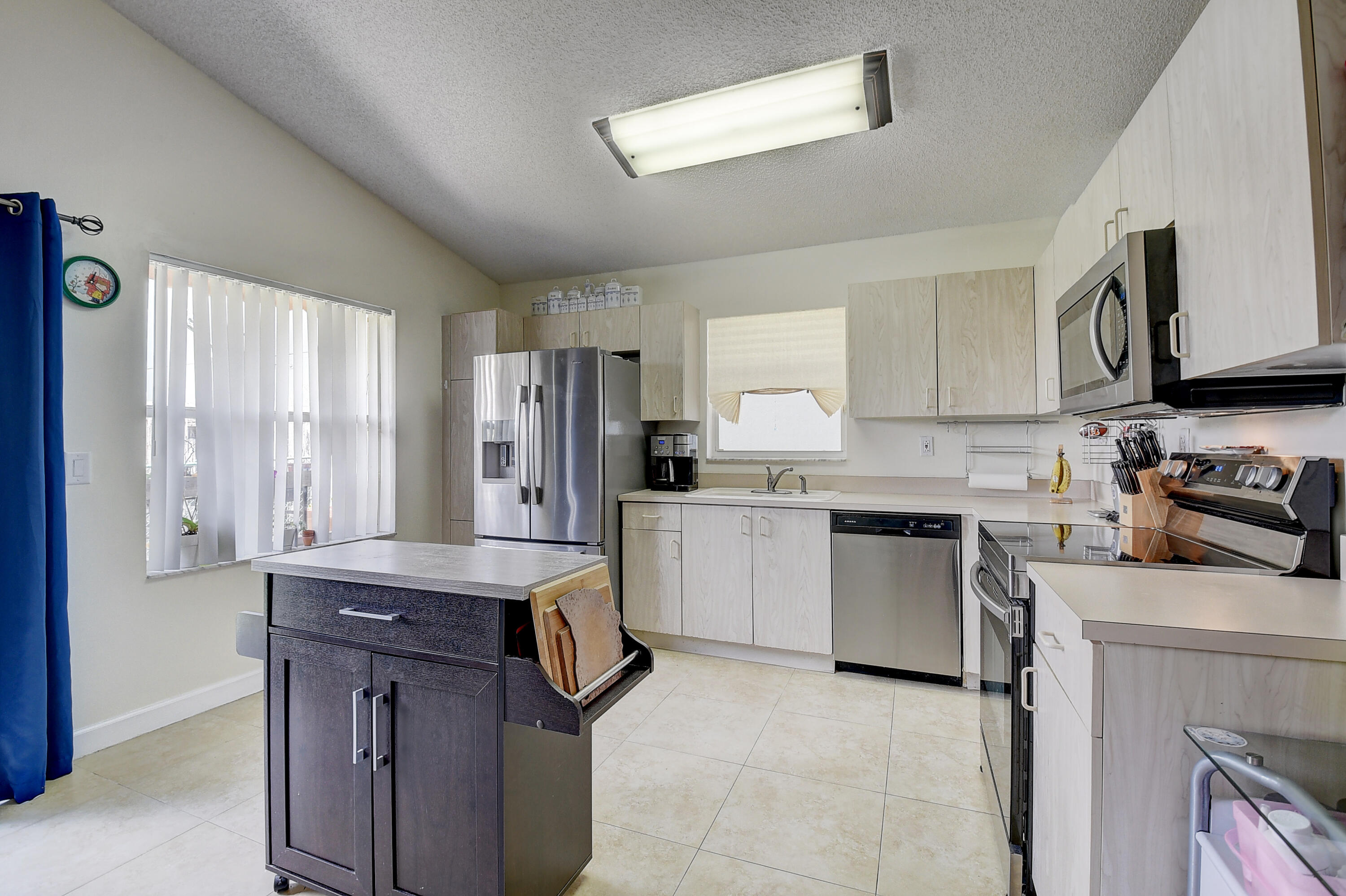 23311 Treeline Drive Boca Raton, FL 33428 - Photo 6 of 48 3 (22)