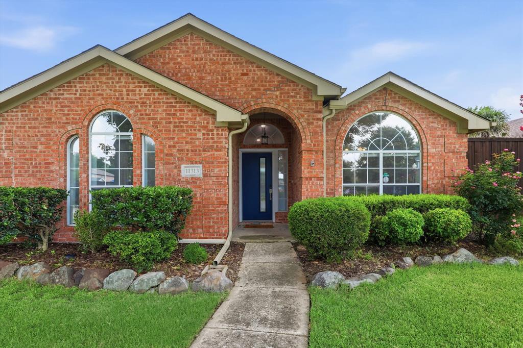 11313 Canoe Road Frisco, TX 75035 - Photo 2 of 40 11313 Canoe offers beautiful drive up appeal!