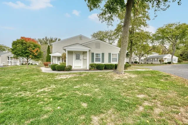 $189,900 | 23 Acorn Lane, Perinton, NY 14450