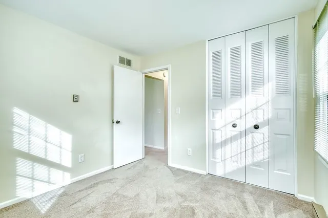 $189,900 | 23 Acorn Lane, Perinton, NY 14450