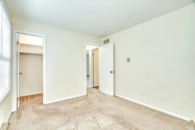 $189,900 | 23 Acorn Lane, Perinton, NY 14450