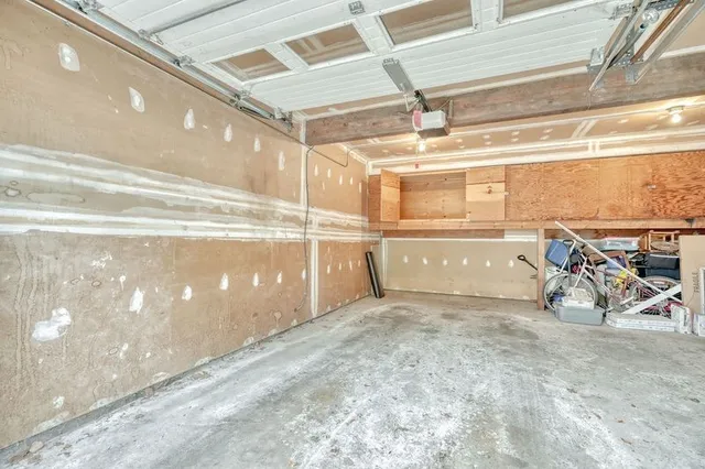 $189,900 | 23 Acorn Lane, Perinton, NY 14450