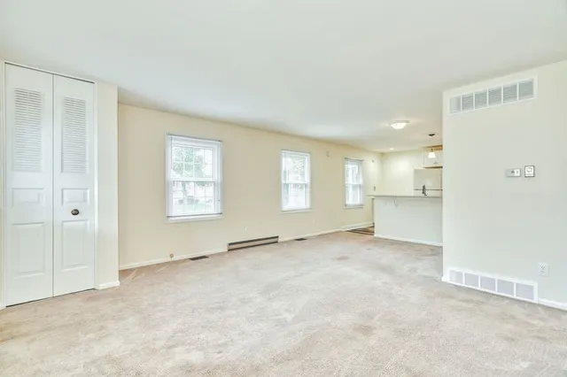 $189,900 | 23 Acorn Lane, Perinton, NY 14450