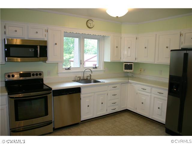 7925 Chowning Road Henrico, VA 23294 - Photo 3 of 8 Kitchen