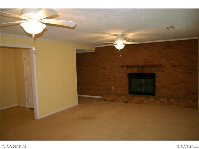 7925 Chowning Road Henrico, VA 23294 - Photo 4 of 8 Den/Family/Great Room