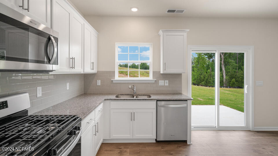 303 Galvin Rdg Run Sanford, NC 27330 - Photo 14 of 40 303-galvins-ridge-008