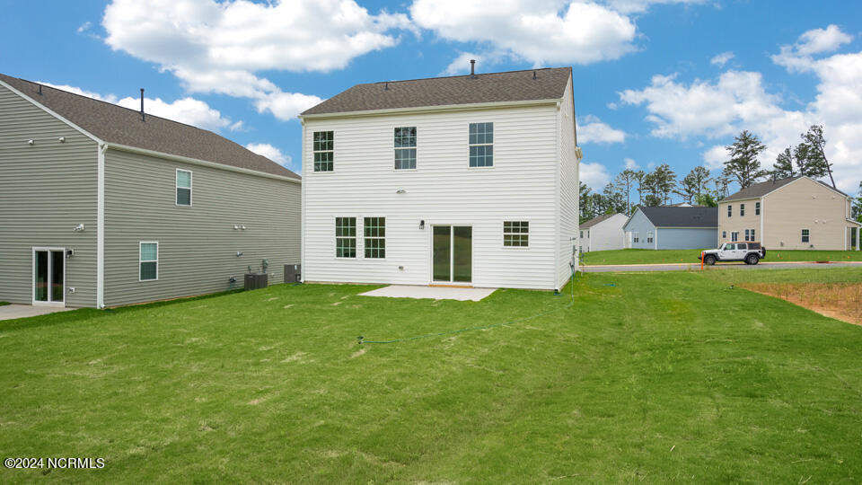 303 Galvin Rdg Run Sanford, NC 27330 - Photo 3 of 40 303-galvins-ridge-022