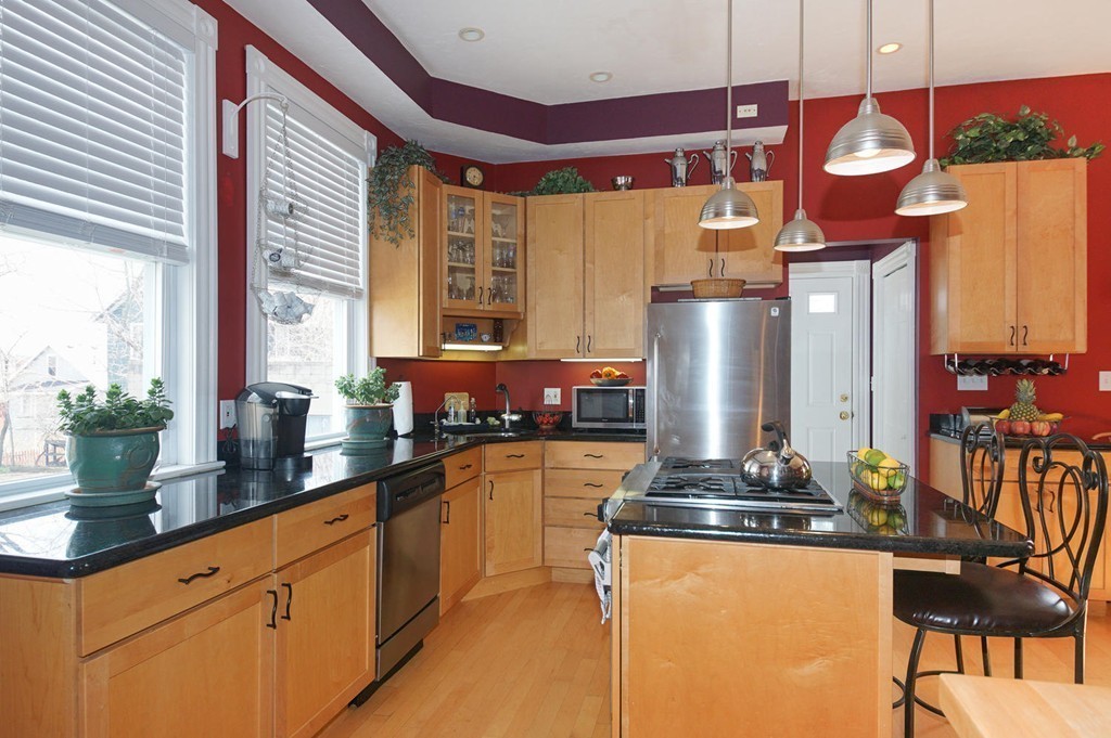 28 Fessenden Road Arlington, MA 02476 - Photo 7 of 27 Gallery Image 7