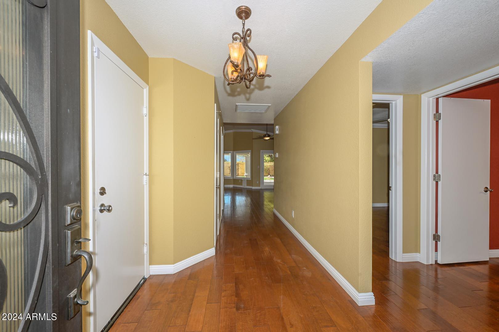 613 West Grandview Road Phoenix, AZ 85023 - Photo 14 of 47 Foyer