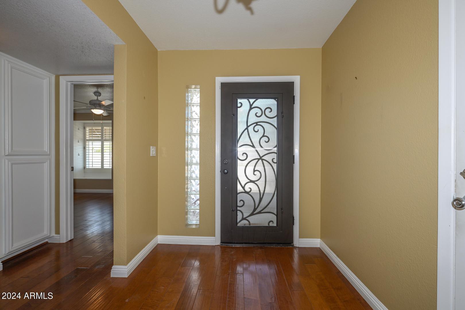 613 West Grandview Road Phoenix, AZ 85023 - Photo 15 of 47 Foyer2