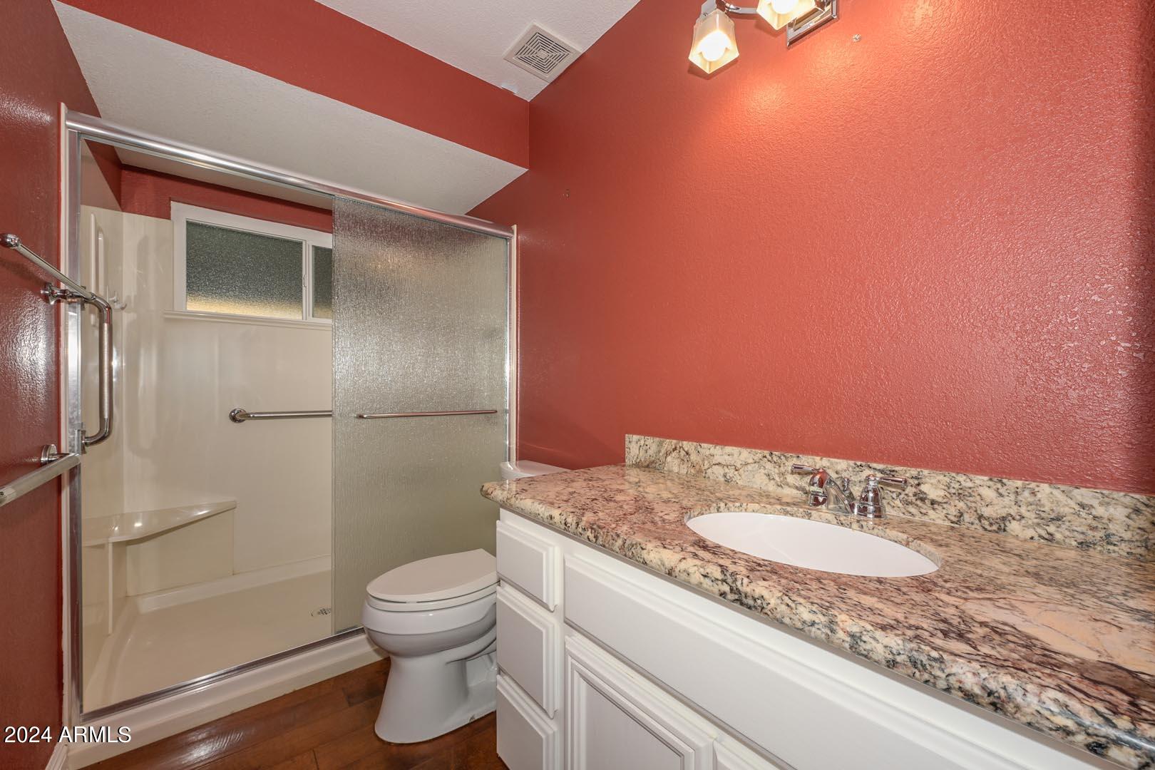 613 West Grandview Road Phoenix, AZ 85023 - Photo 31 of 47 Hall Bath