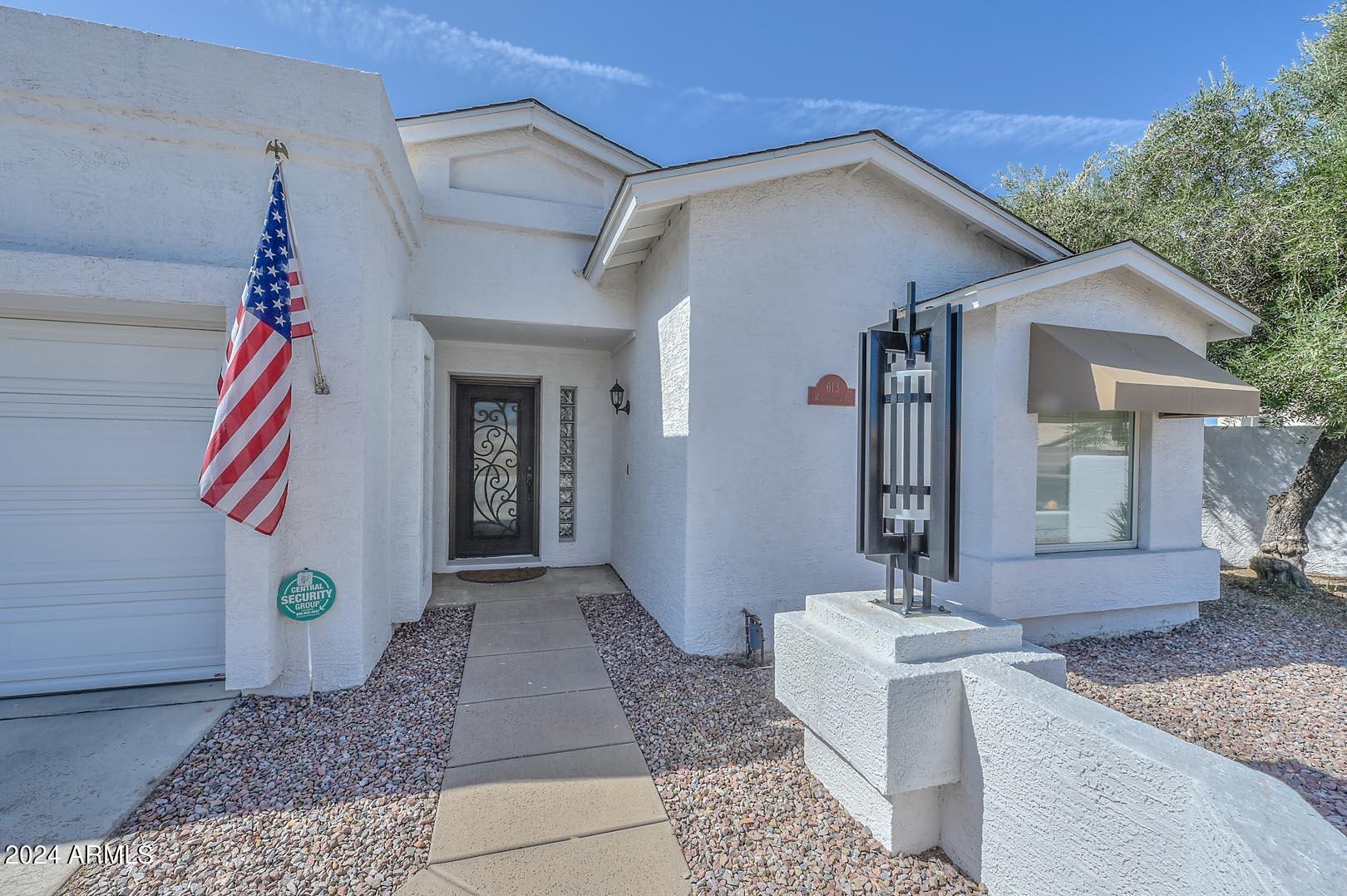 613 West Grandview Road Phoenix, AZ 85023 - Photo 39 of 47 Front Walkway