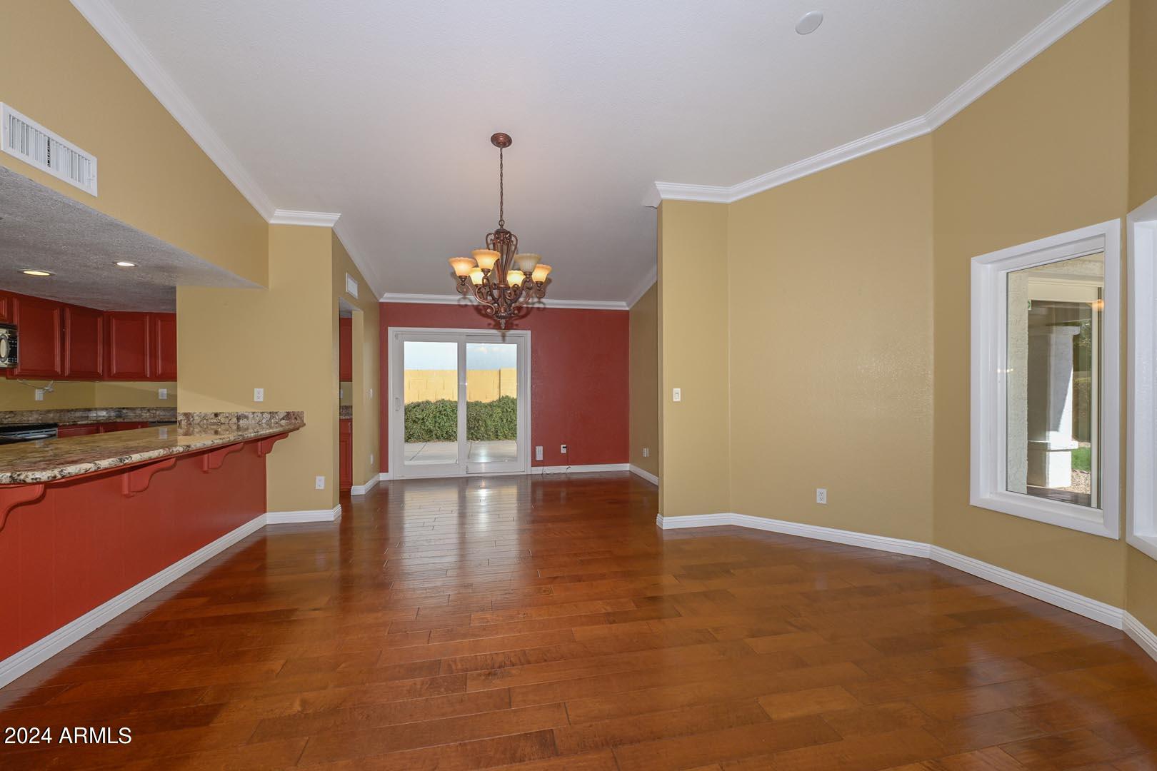 613 West Grandview Road Phoenix, AZ 85023 - Photo 5 of 47 Great Room-Breakfast Room