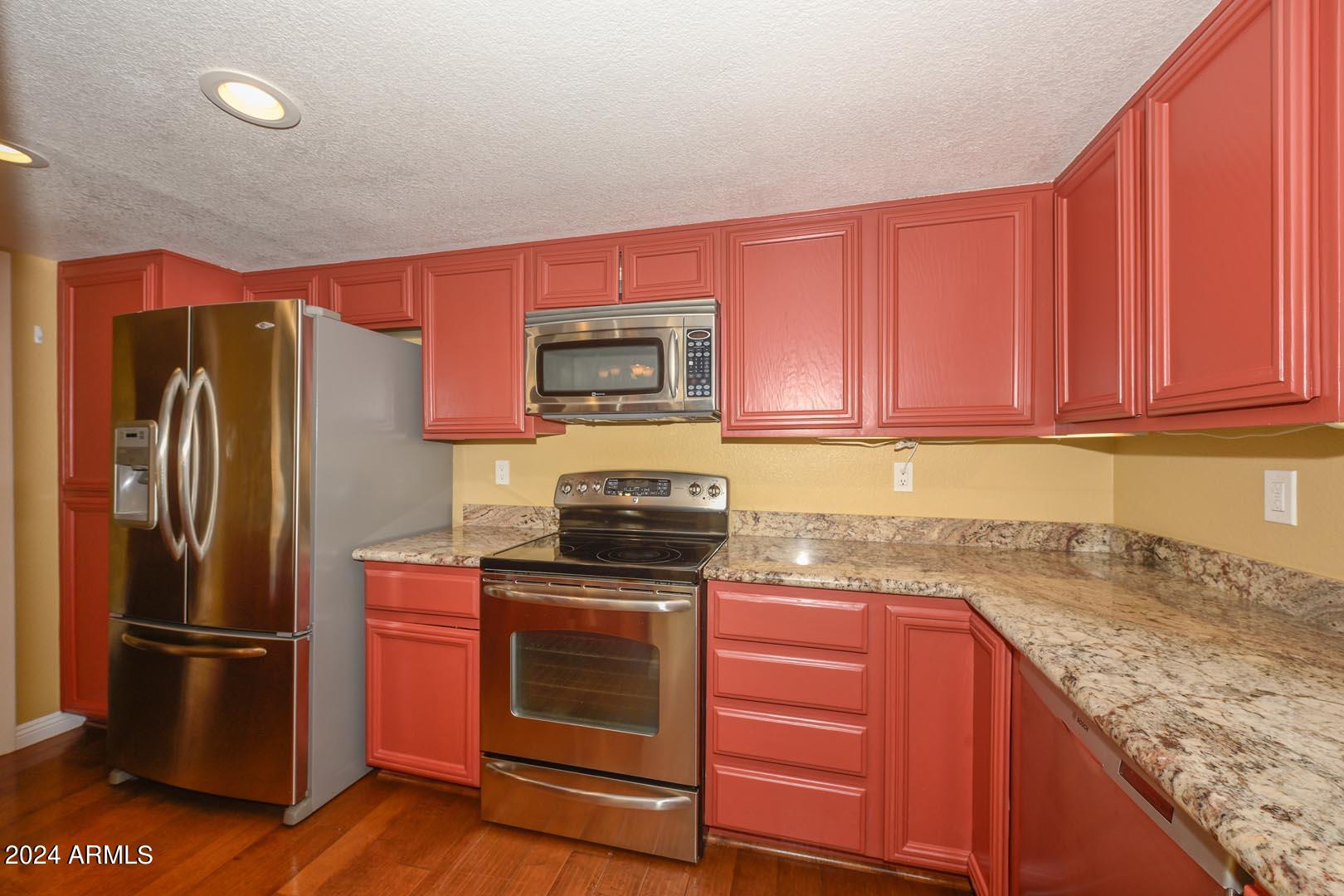 613 West Grandview Road Phoenix, AZ 85023 - Photo 10 of 47 Kitchen4