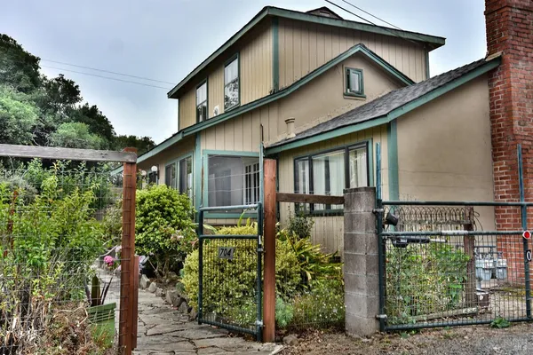 $1,200,000 | 704 Bloomfield Road, Sebastopol, CA 95472