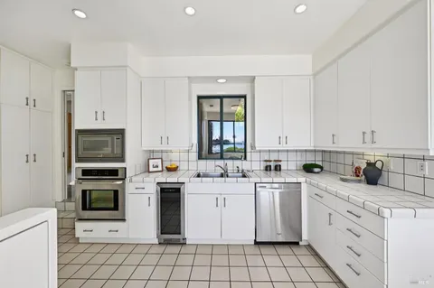 $2,700,000 | 24 Lagoon Vista Road, Tiburon, CA 94920